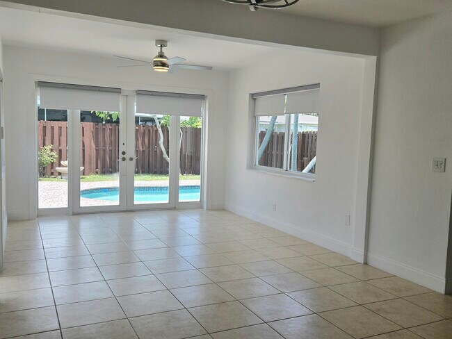 Building Photo - 806 N 31st Ct