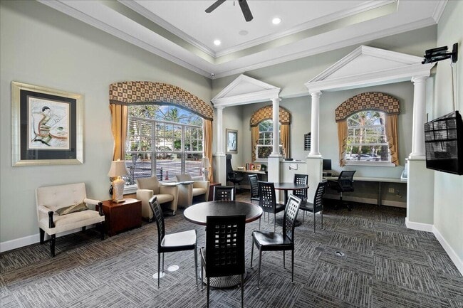 Building Photo - 5203 Myrtlewood Cir E