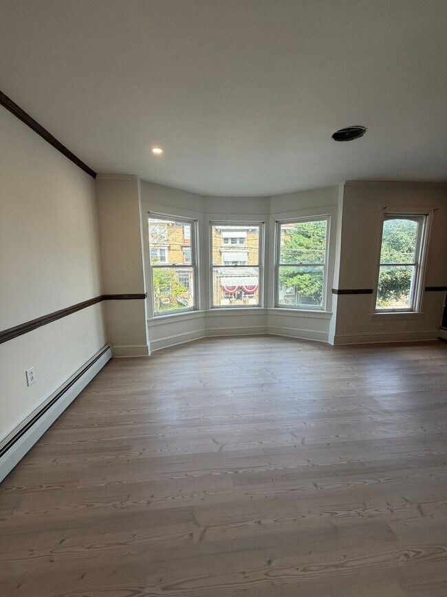 Building Photo - 247 S 8th St