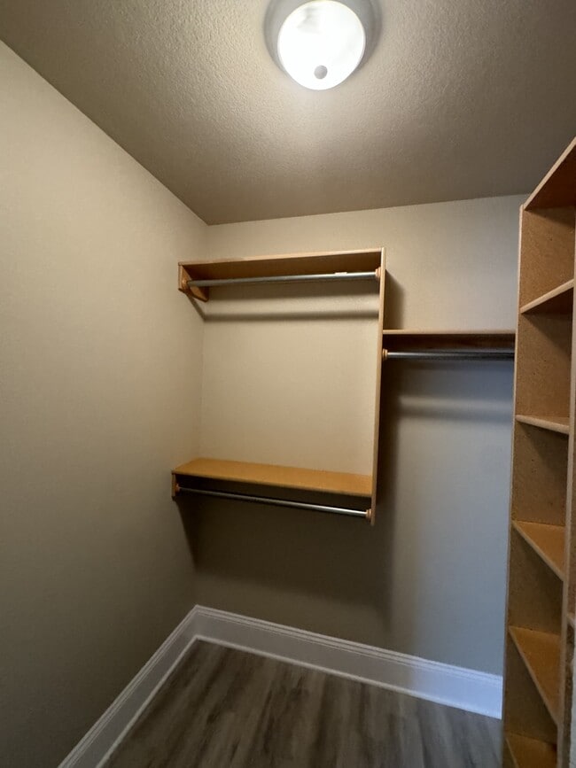 Building Photo - 321 Pine St