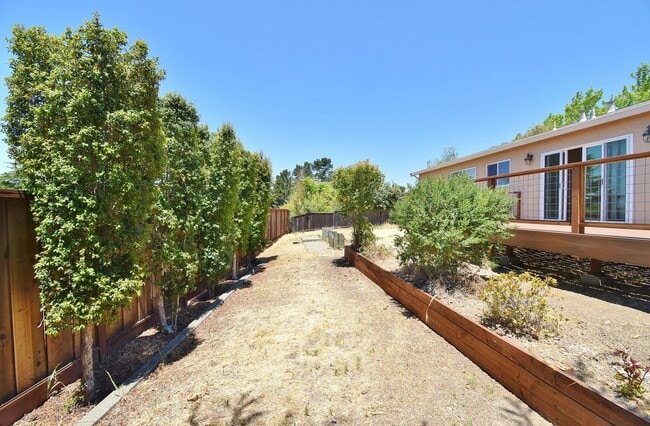 Building Photo - $3,990 - GORGEOUS 3 BEDROOM HOME IN THE MI...