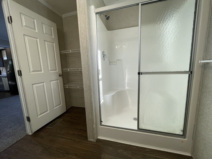 Building Photo - 38054 Versailles St