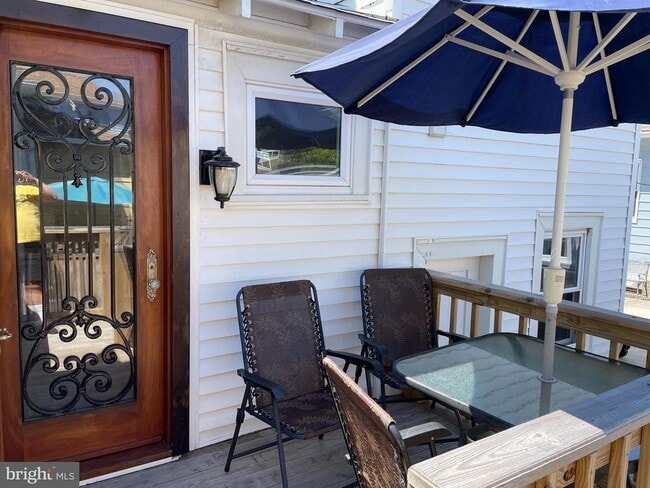 Building Photo - 7103 Ventnor Ave