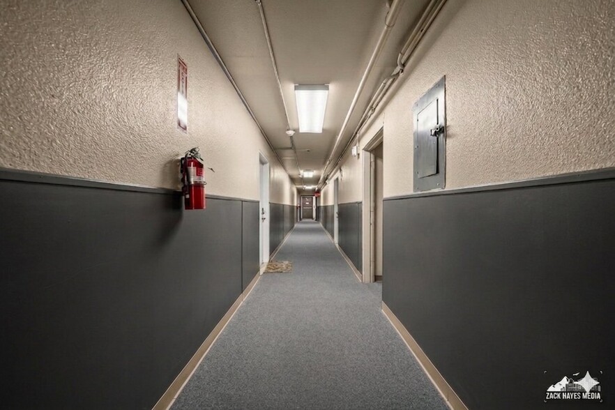 Building Photo - 618 Gambell St