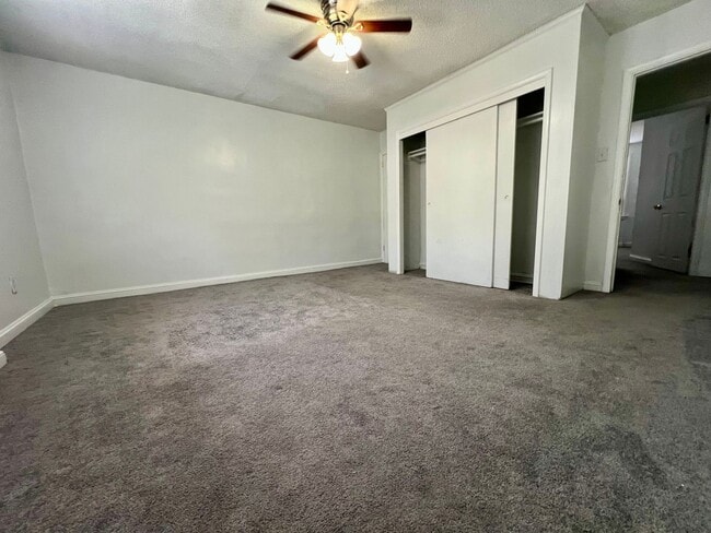 Building Photo - Stunning 3-Bedroom Townhome in Drexel Hill! Available NOW!