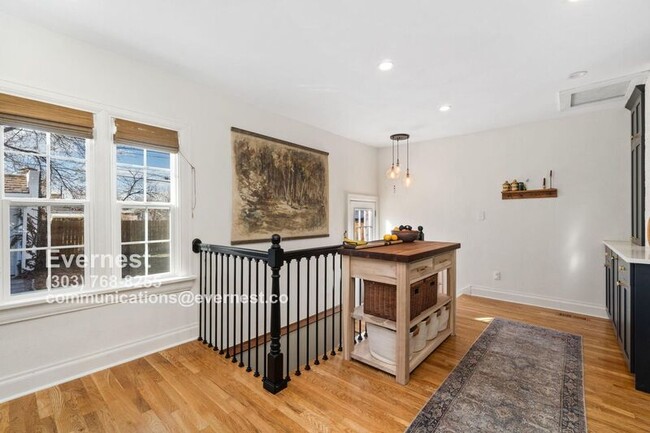 Building Photo - 425 S Alcott St