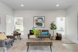 Building Photo - 2320 S Phillippi St