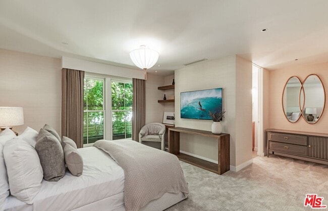 Building Photo - 400 Toyopa Dr