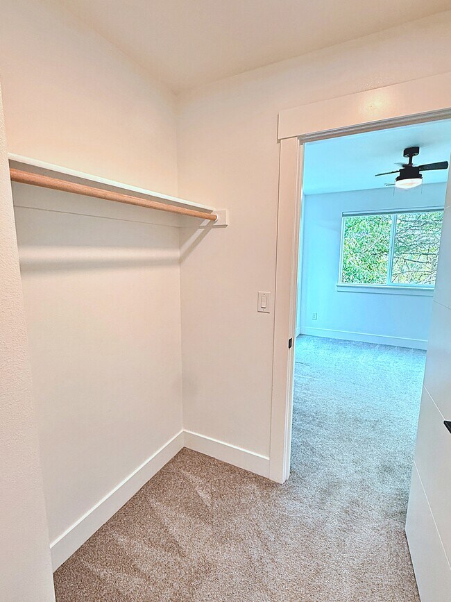Building Photo - 4209 SE 80th Ave
