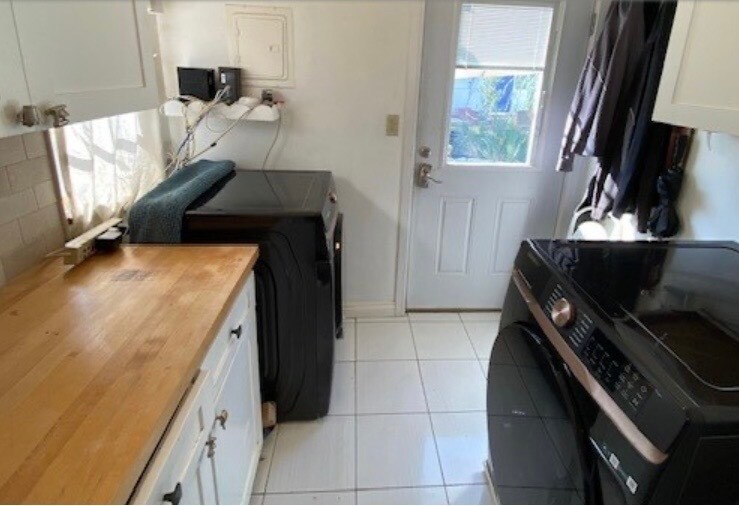 Laundry Room - 433 S Fairview St