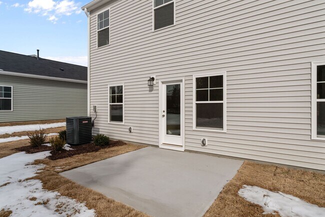 Building Photo - 4 Bedroom/3 Bath Sanford