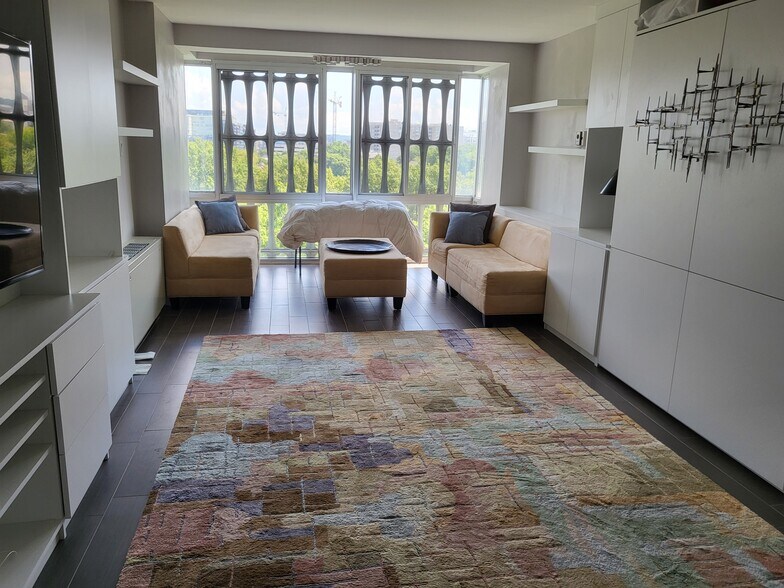 Building Photo - 1301 Delaware Ave SW