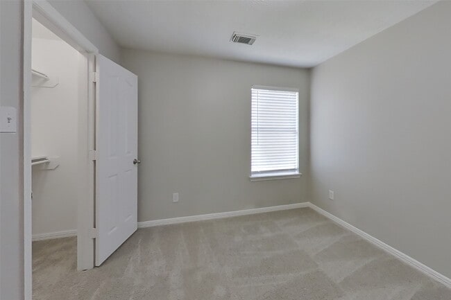 Building Photo - 24307 Hard Wood Dr