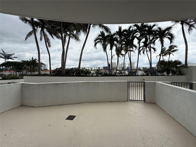 Building Photo - 3029 NE 188th St