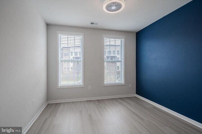Building Photo - 23654 Hopewell Manor Terrace