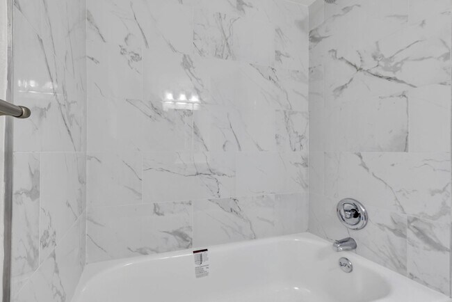 Building Photo - 751 Bellevue Ave