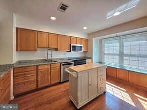 Building Photo - 5939 Heatherwood Ct