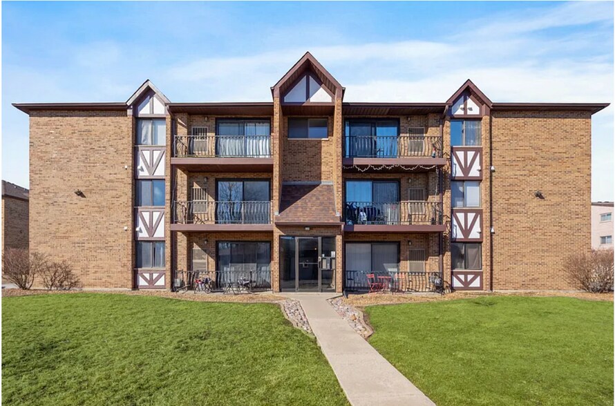 Building Photo - 17525 71st Ct