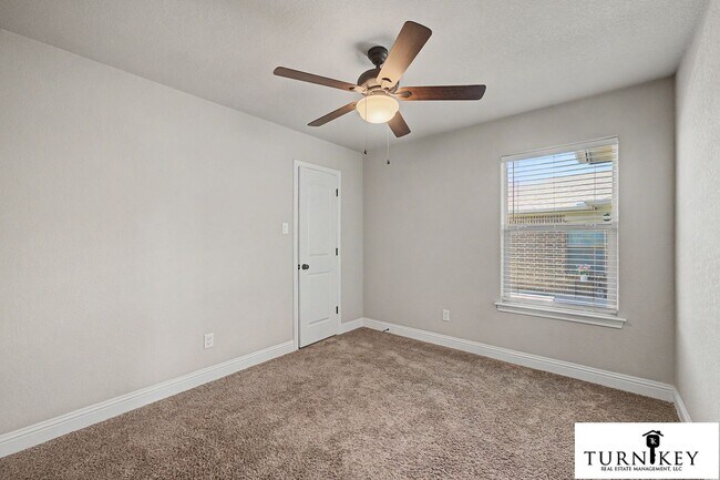 Building Photo - 1324-1328 White Sand Dr