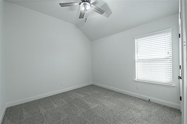 Building Photo - 325 Paloma St