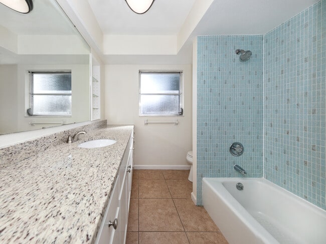 Building Photo - 438 Clover Rd