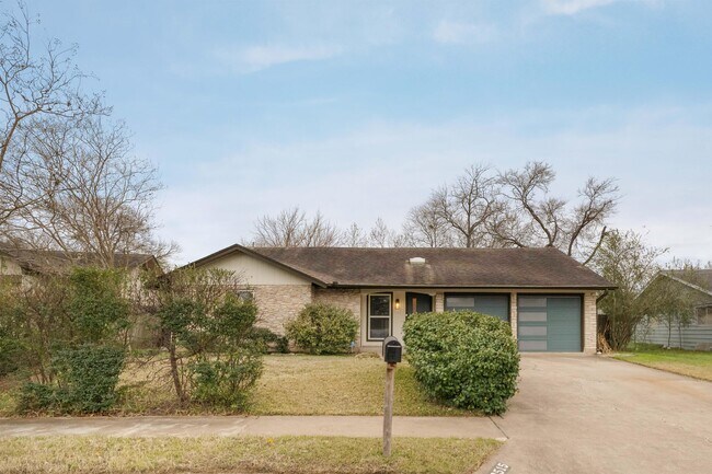 Building Photo - 2515 Berkett Dr