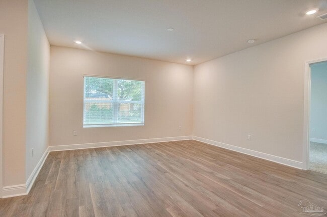 Building Photo - 539 Bridle Way