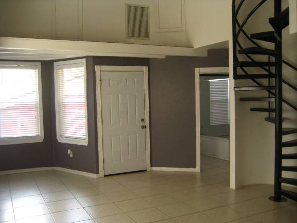 Building Photo - 29 N Lawsona Blvd