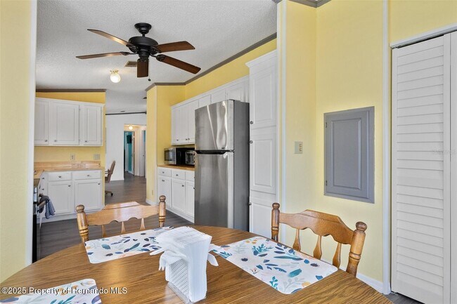 Building Photo - 6901 Richard Dr