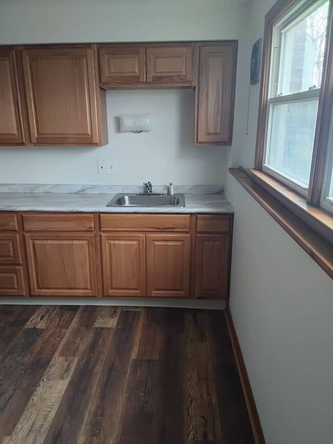 Interior Photo - 138 Polk Street