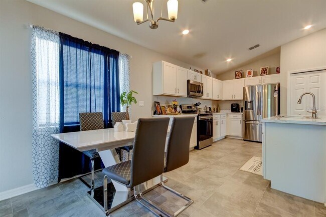 Building Photo - 6738 Hanworth Ln