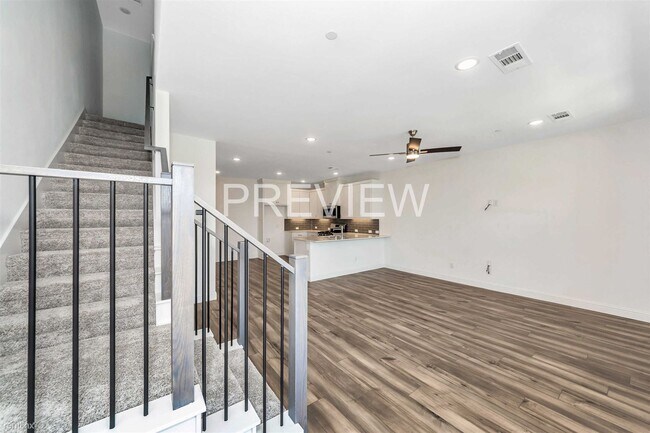 Building Photo - 3 br, 2.5 bath Townhome - 4413 Union Street