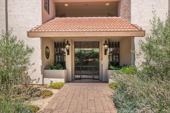 Building Photo - 217 8th Ave