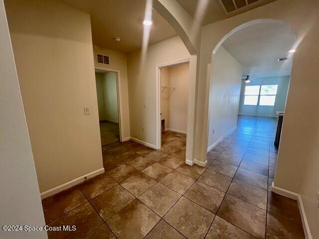 Building Photo - 428 Coyote Dr