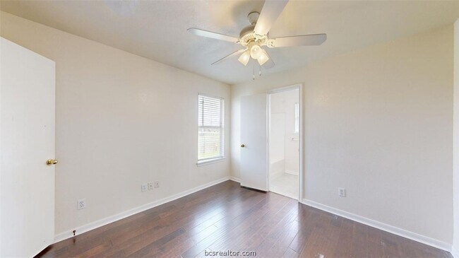 Building Photo - 915 Bougainvillea St