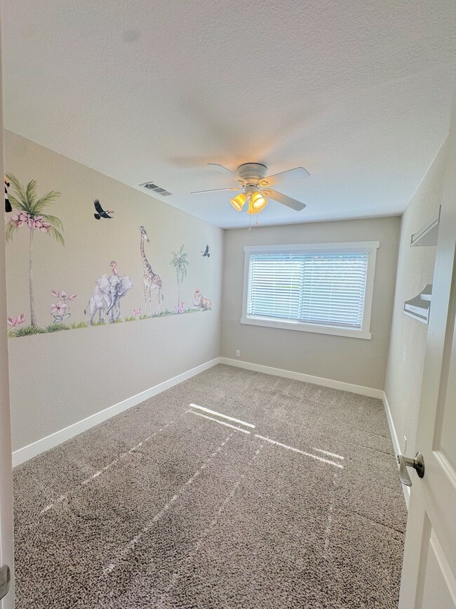 Building Photo - 2125 Athene Dr