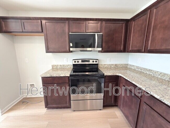 Building Photo - 406 Eclipse Ln