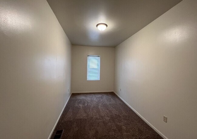 Building Photo - 831 Walnut St