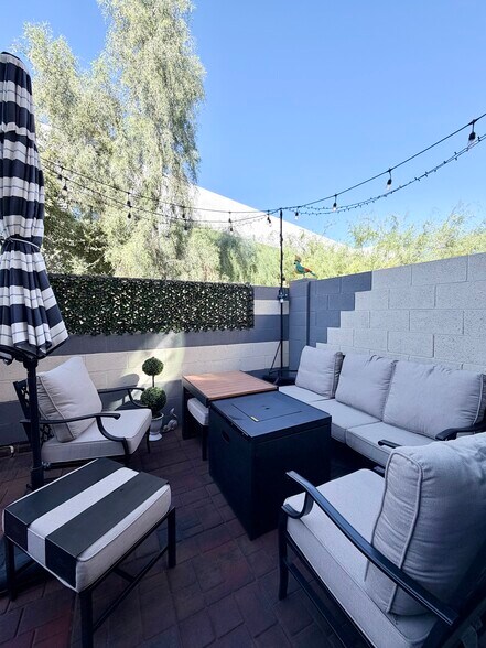 Building Photo - 8192 N 22nd Dr