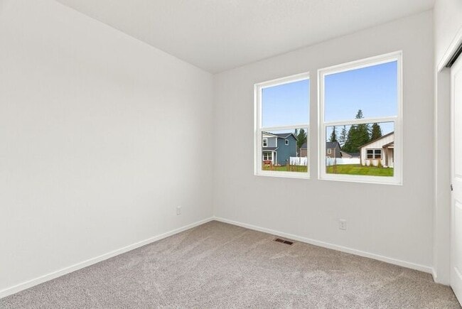 Building Photo - Spacious 5-Bedroom with Loft with 3-Car Garage
