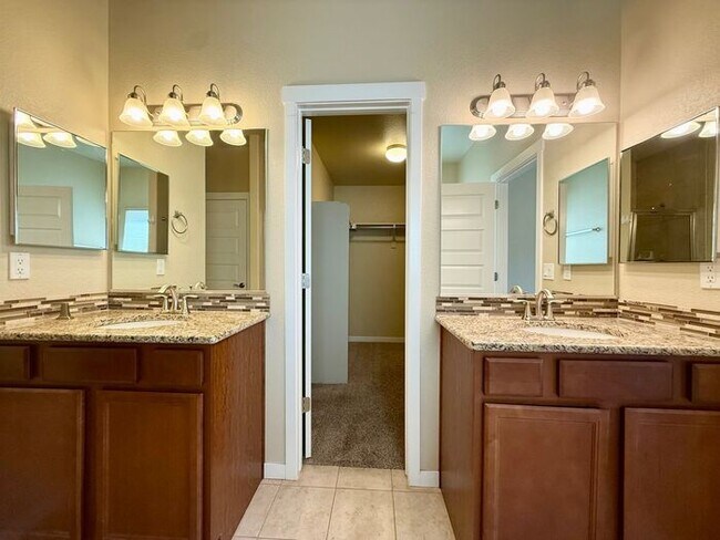 Building Photo - Beautifully Maintained 5 Bed, 3 Bath Home in Loveland!