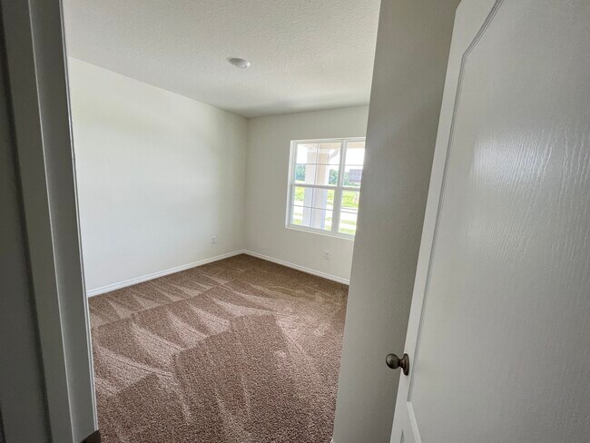 Building Photo - 5260 Greenheart Ave