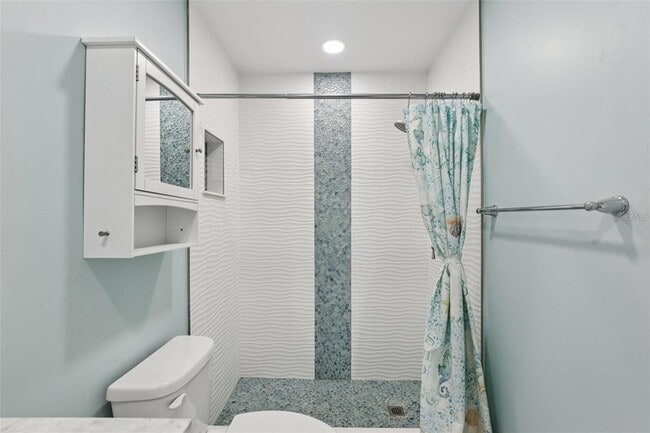 Building Photo - 14800 Walsingham Rd