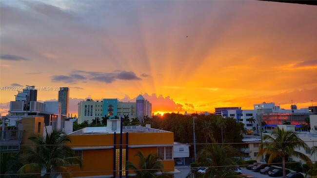 Building Photo - 401 Ocean Dr
