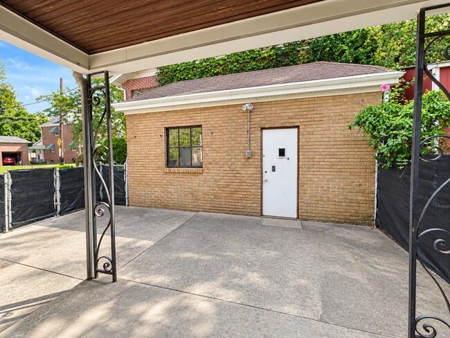Building Photo - 43 Estella Ave