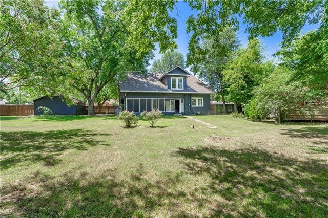 Building Photo - 201 E Pecan St