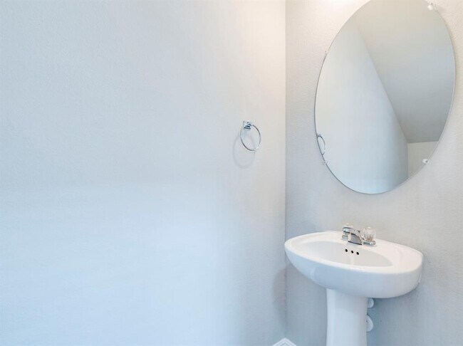 Building Photo - 398 Wapiti Rd