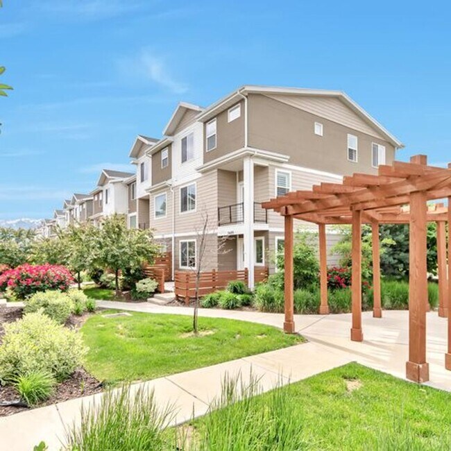 Building Photo - 3688 Golden Sky Ln