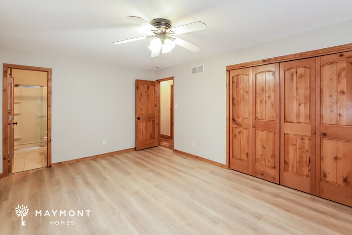 Building Photo - 9732 NW Overhill Dr
