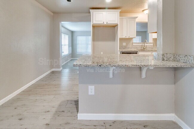 Building Photo - 120 N Ranchwood Blvd